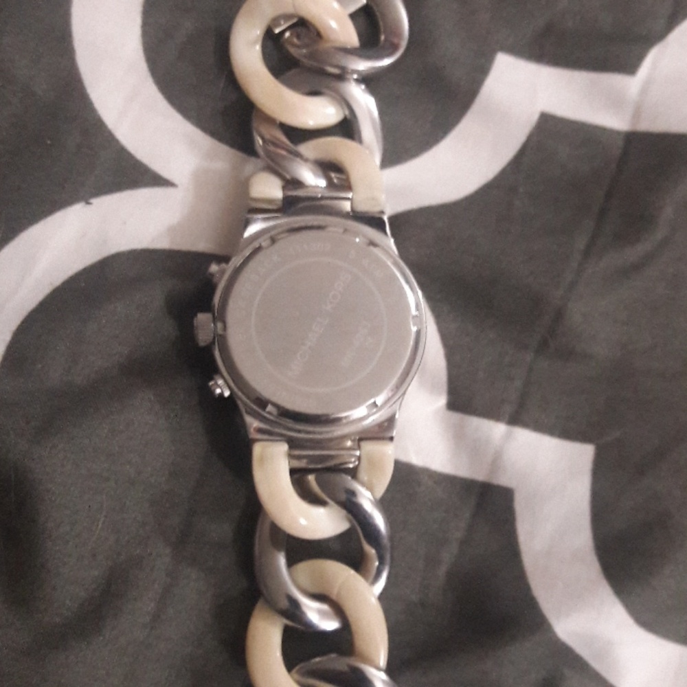 MK watch. Authentic - Picture 2 of 3